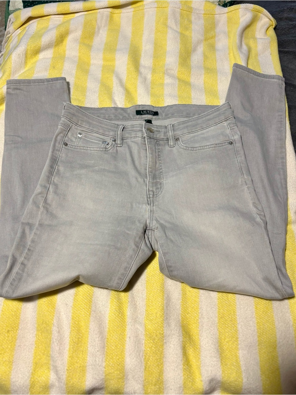 4/$15 Lauren Ralph Lauren Women's Light Gray Skinny Jeans, size 6